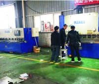 剪板折彎機(jī)